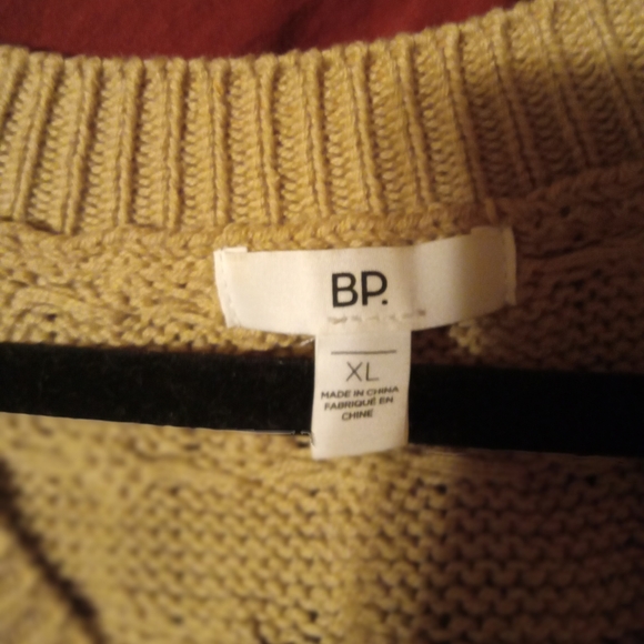 Reposhing, BP Cropped Sweater - Picture 3 of 5